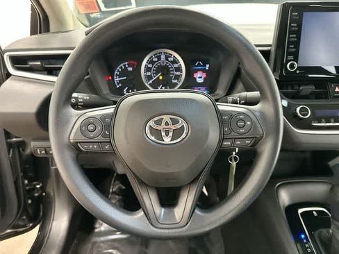 Used 2022 Toyota Corolla LE FWD image 7