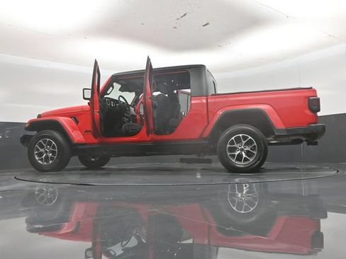 Used 2024 Jeep Gladiator Sport AWD/4WD image 59
