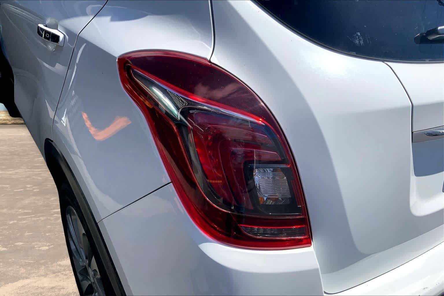 Used 2019 Buick Encore Preferred AWD/4WD image 32