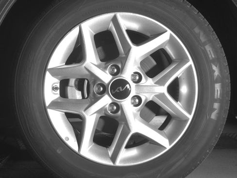 Used 2025 Kia Soul LX w/ LX Technology Package image 12