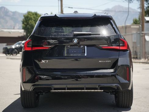 New 2026 BMW X1 xDrive28i w/ Technology Package AWD/4WD image 4