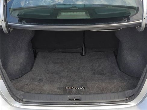 Used 2019 Nissan Sentra SV FWD image 11