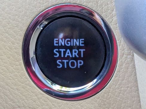 Used 2016 Toyota Highlander Limited image 16