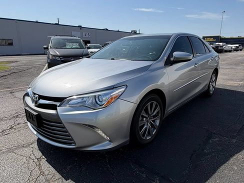 Used 2016 Toyota Camry XLE w/ Moonroof Package FWD image 8