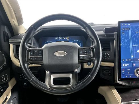 Used 2023 Ford Expedition Platinum AWD/4WD image 5