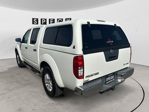 Used 2016 Nissan Frontier SV AWD/4WD image 3
