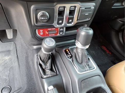 Used 2021 Jeep Wrangler Rubicon w/ LED Lighting Group AWD/4WD image 27