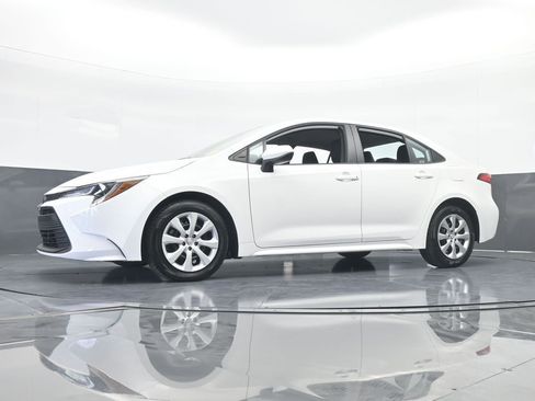 Used 2024 Toyota Corolla LE image 53