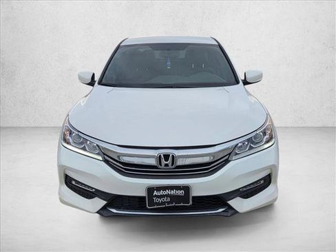 Used 2017 Honda Accord Sport image 2