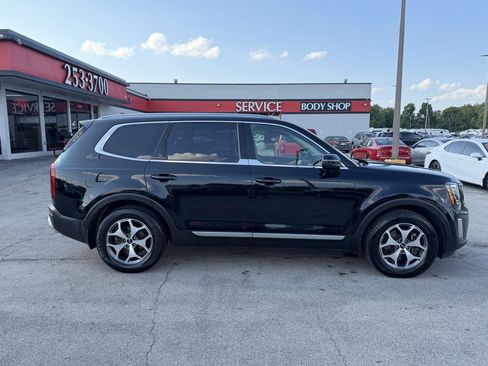 Used 2020 Kia Telluride EX AWD/4WD image 2