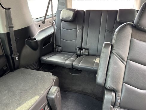 Used 2020 Cadillac Escalade ESV Premium Luxury image 13