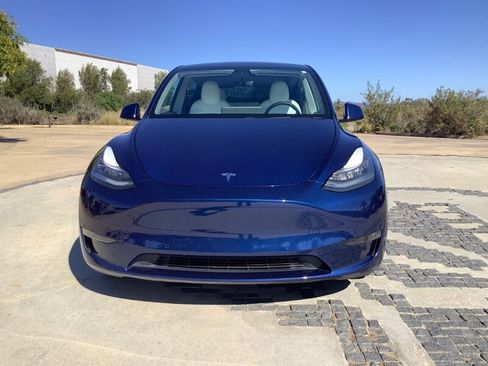Used 2020 Tesla Model Y Long Range image 2