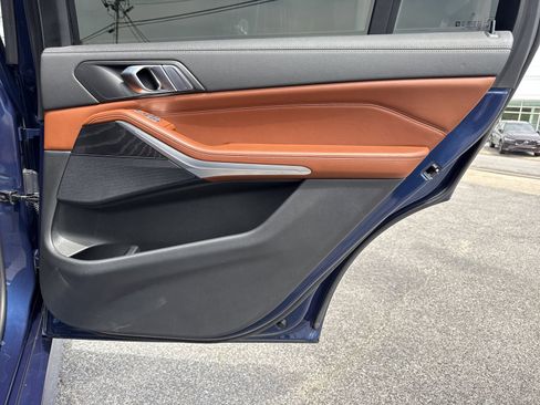 Used 2022 BMW X7 xDrive40i w/ M Sport Package image 42