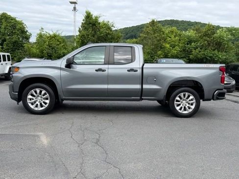 Used 2020 Chevrolet Silverado 1500 Custom w/ Custom Value Package AWD/4WD image 3