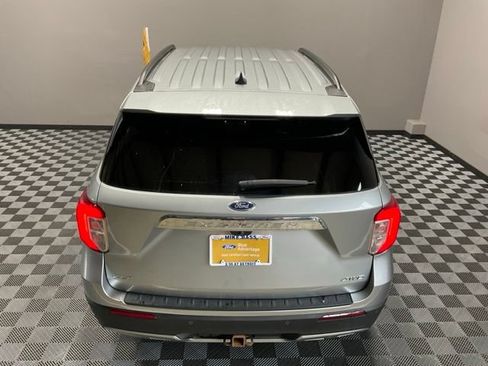 Used 2022 Ford Explorer XLT w/ Equipment Group 202A AWD/4WD image 12