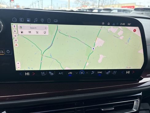 Used 2025 Chevrolet Traverse RS image 19