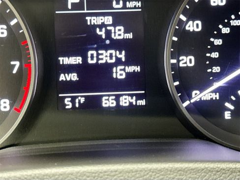 Used 2017 Hyundai Elantra SE image 12