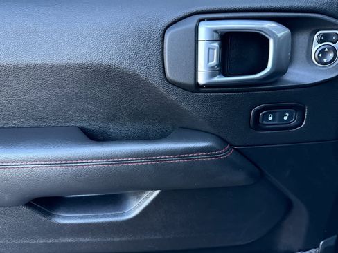 Used 2021 Jeep Wrangler Unlimited Rubicon image 12