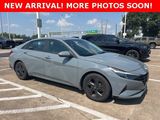 Used 2022 Hyundai Elantra SEL image 3