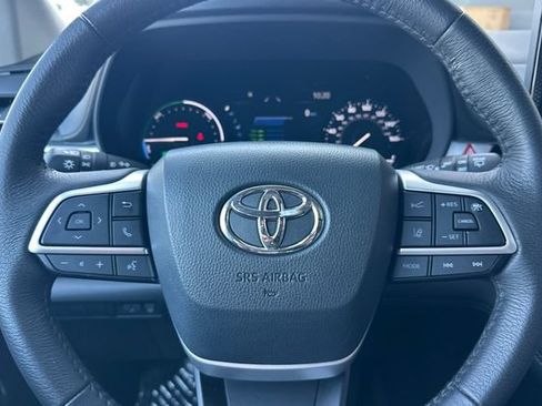 Certified 2026 Toyota Sienna XLE FWD image 29