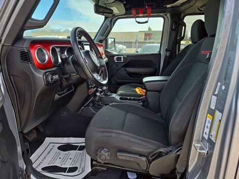 Used 2020 Jeep Gladiator Rubicon image 2