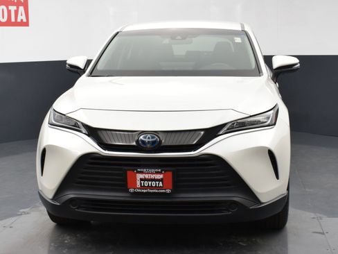 Used 2021 Toyota Venza LE image 7