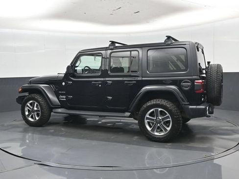 Used 2018 Jeep Wrangler Unlimited Sahara w/ Uconnect 4C Nav & Sound Group AWD/4WD image 36