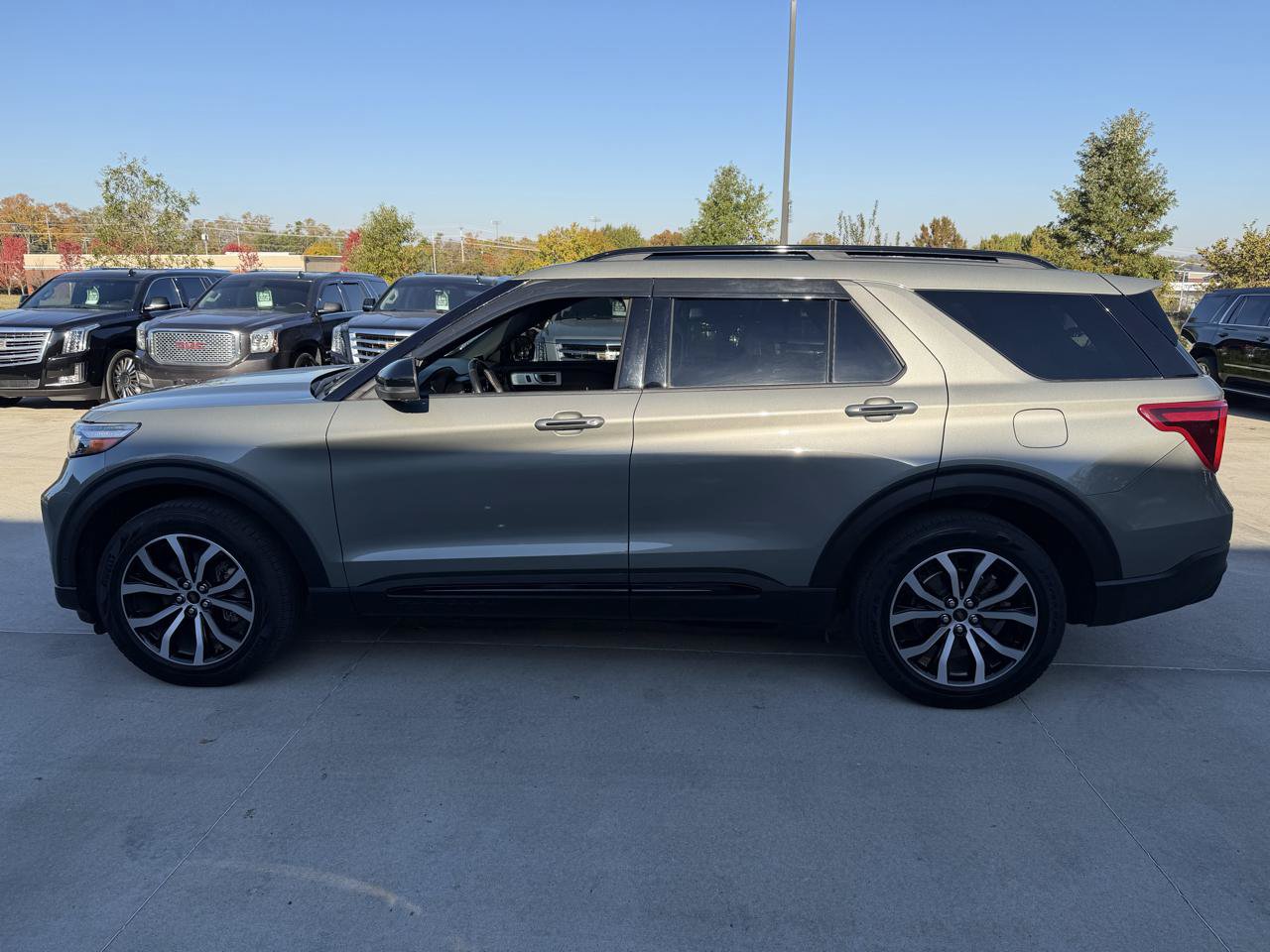 Used 2020 Ford Explorer ST w/ Premium Technology Package AWD/4WD image 8