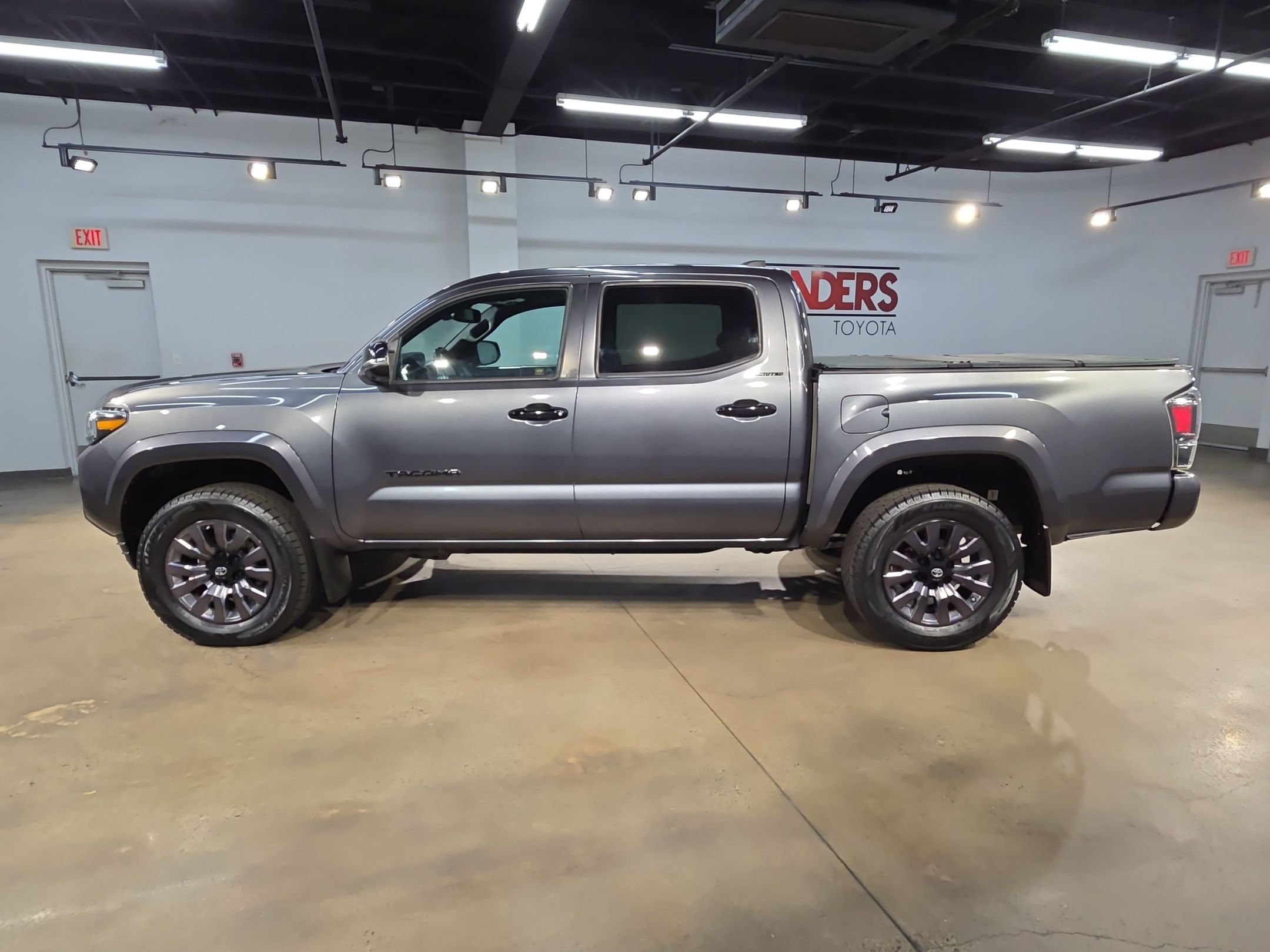 Used 2021 Toyota Tacoma Limited w/ Nightshade Package AWD/4WD image 4