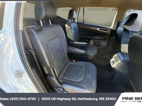 Used 2024 Volkswagen Atlas SE image 20