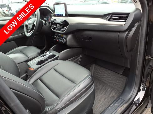 Certified 2022 Ford Escape SEL AWD/4WD image 9