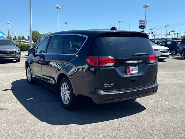 Used 2023 Chrysler Voyager LX FWD image 6