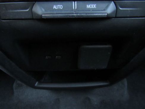 Used 2025 GMC Acadia Elevation image 33