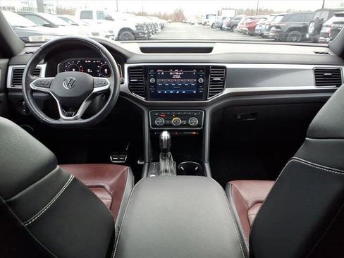 Used 2022 Volkswagen Atlas Cross Sport SEL Premium R-Line image 8