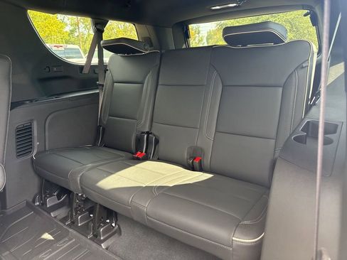 New 2026 Chevrolet Suburban Premier image 16