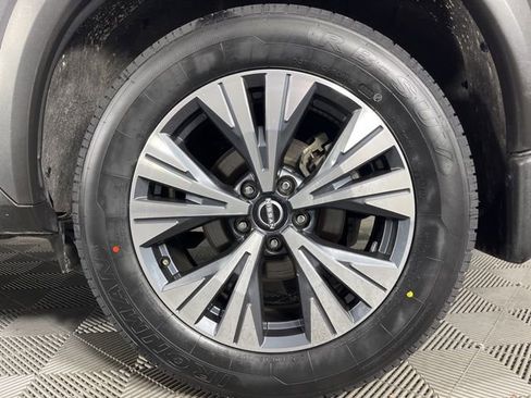 Used 2023 Nissan Rogue SV w/ SV Premium B Package image 9