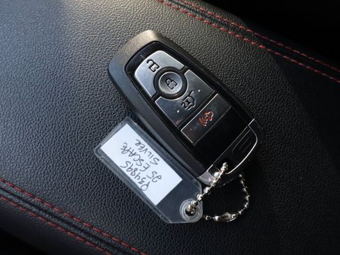 Used 2025 Ford Escape ST-Line FWD image 28