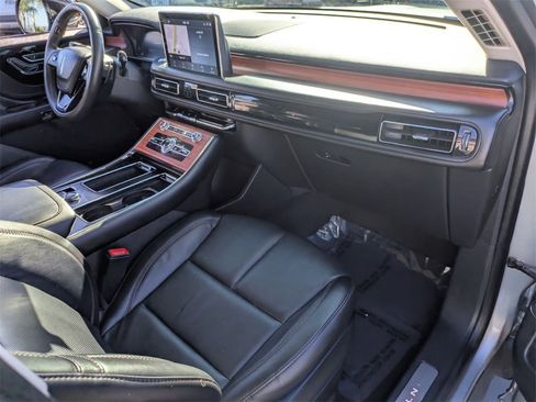 Used 2024 Lincoln Aviator Reserve image 30