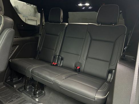 Used 2021 Chevrolet Tahoe Premier AWD/4WD image 36