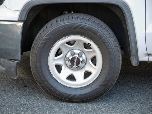 Used 2018 GMC Sierra 1500 2WD Regular Cab image 11