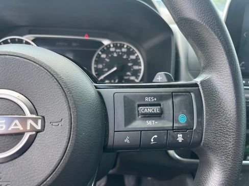 Used 2023 Nissan Rogue SV FWD image 17