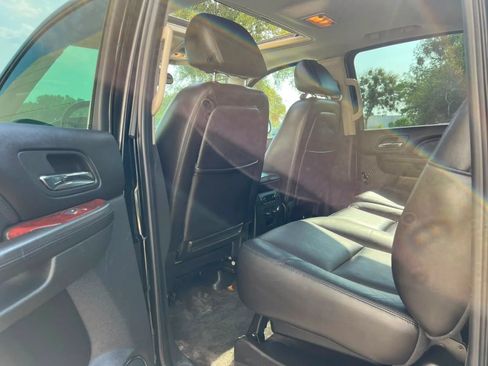 Used 2007 Cadillac Escalade EXT w/ Information Package AWD/4WD image 41