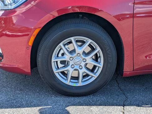 New 2026 Chrysler Pacifica Select FWD image 32