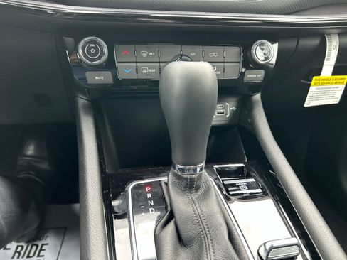 New 2026 Jeep Compass Latitude image 22