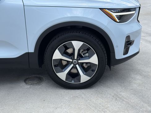 Used 2026 Volvo XC40 B5 Plus w/ Protection Package Premier AWD/4WD image 12