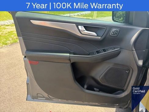 Certified 2021 Ford Escape Titanium AWD/4WD image 27