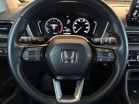 Used 2025 Honda Pilot Touring image 18