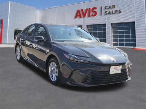 Used 2025 Toyota Camry LE image 9