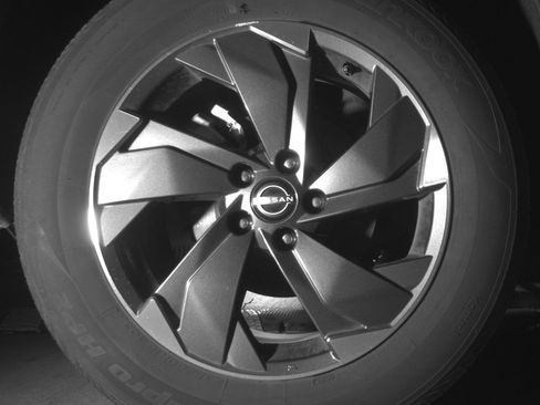 Used 2025 Nissan Rogue SV image 14