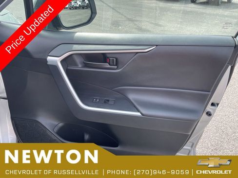 Used 2025 Toyota RAV4 LE FWD image 29